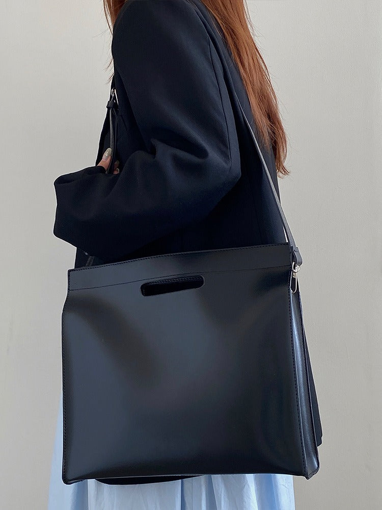 SOLENE / OBJECT 002 — CARRY