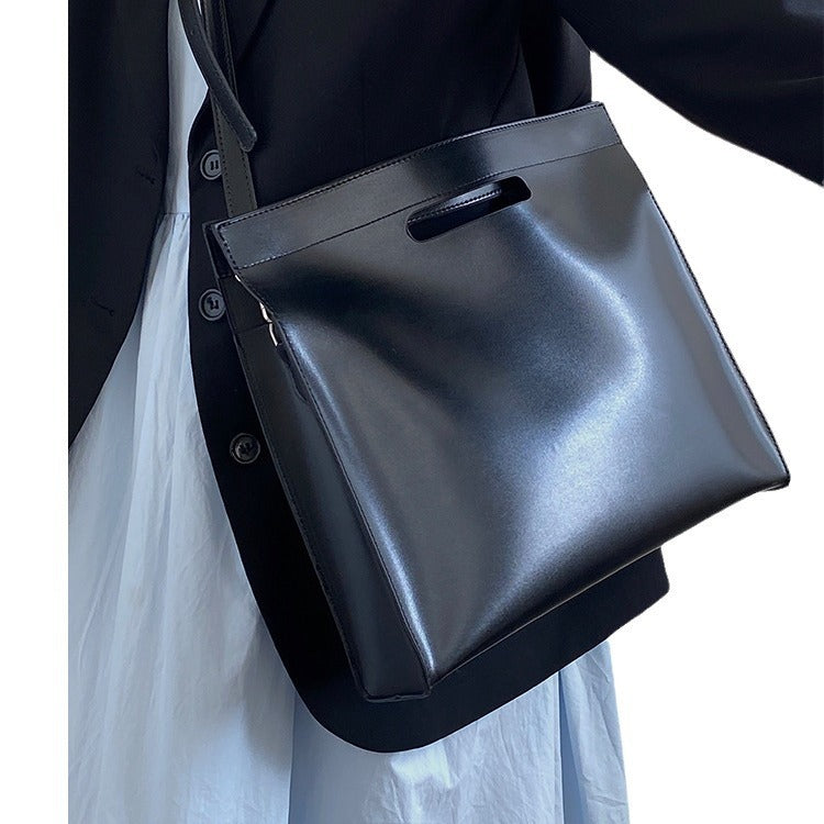SOLENE / OBJECT 002 — CARRY